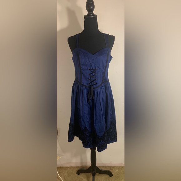 Hot Topic Blue & Black Filigree Border Ball Gown NWT - Picture 4 of 9